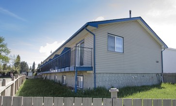 Bow Valley Flats in Calgary, AB - Building Photo - Building Photo