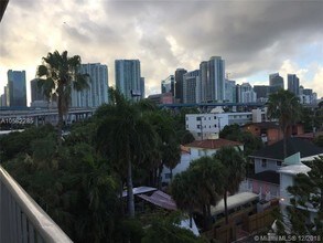 453 SW 2nd St-Unit -407D in Miami, FL - Building Photo - Building Photo