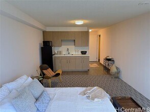 7000 Hawaii Kai Dr in Honolulu, HI - Building Photo - Building Photo