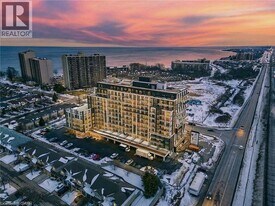 461 Green Rd in Stoney Creek, ON - Building Photo