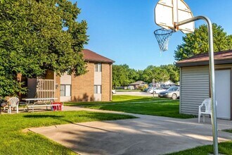 1220 Hardin Dr in Carlisle, IA - Building Photo - Building Photo