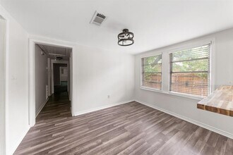 1017 Yorkshire St in Houston, TX - Building Photo - Building Photo