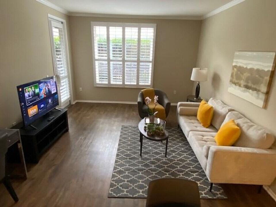 9253 Regents Rd in San Diego, CA - Building Photo