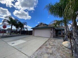 8044 Healy Ct in Sacramento, CA - Building Photo