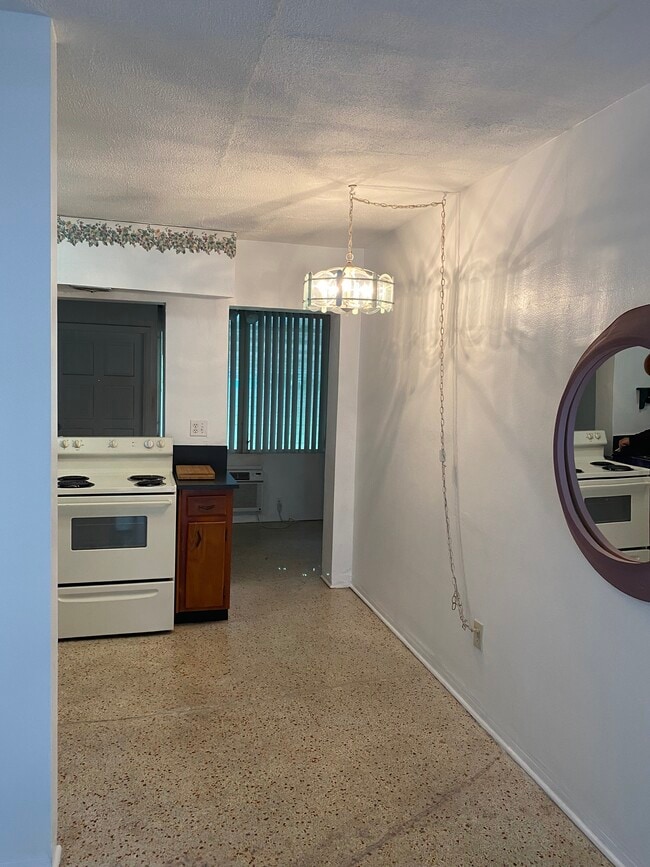 1620 NE 110th Ter, Unit 2 in Miami, FL - Building Photo - Building Photo