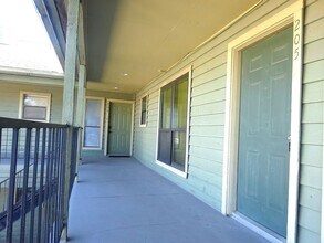 101 Stratford St in Houston, TX - Building Photo - Building Photo