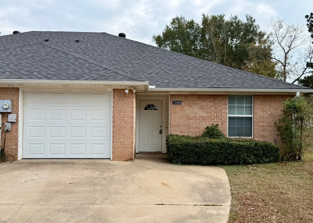 13865 County Road 194 in Tyler, TX - Building Photo