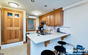 6 Phillips St, Unit A in Boston, MA - Building Photo - Building Photo