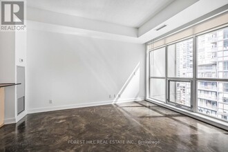 36-1536 Blue Jays Way in Toronto, ON - Building Photo - Building Photo