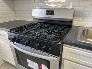 125 Corbin Ave in Jersey City, NJ - Foto de edificio - Building Photo