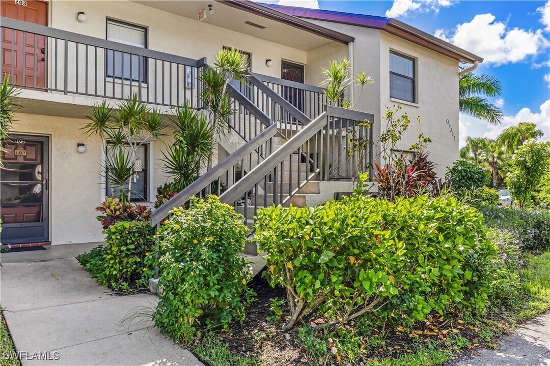 9305 Lake Park Dr in Ft. Myers, FL - Building Photo