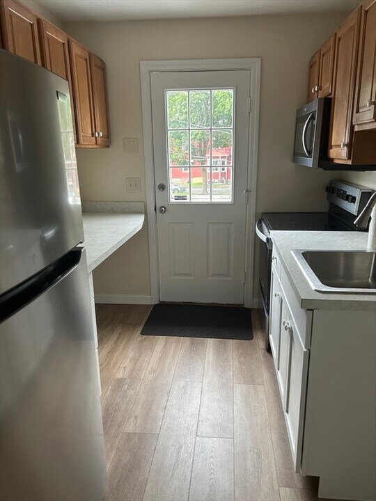 74 Highland St in Worcester, MA - Building Photo