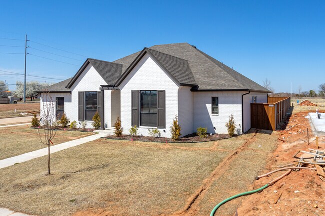 2708 Summit Crossing Pky in Norman, OK - Building Photo - Building Photo