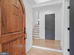 2520 N Vernon St in Arlington, VA - Building Photo - Building Photo