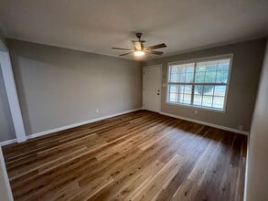 411 Schubert Dr in Pensacola, FL - Building Photo - Building Photo