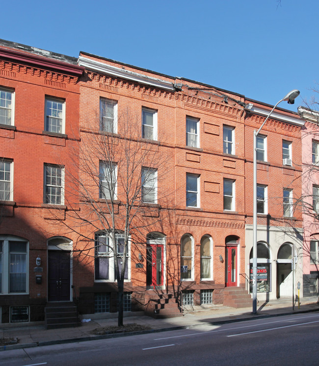 2406-2408 St. Paul St in Baltimore, MD - Foto de edificio - Building Photo