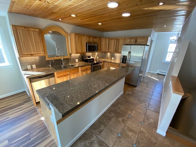 108 S Tinker Ln in Kenai, AK - Building Photo - Building Photo