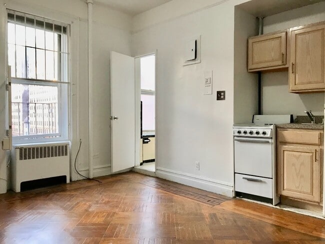 property at 936 West End Ave