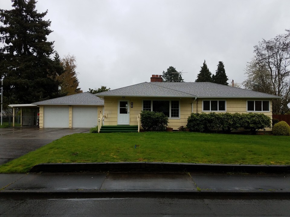 7811 NW 9th Ave in Vancouver, WA - Building Photo