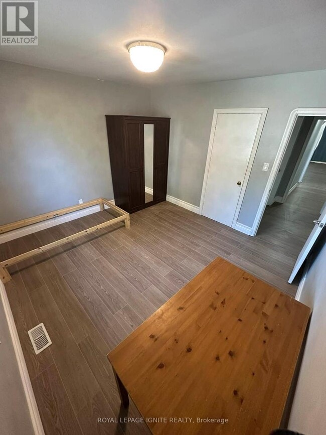7 Toulon Rd in Toronto, ON - Building Photo - Building Photo