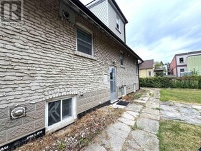 9 Lamont Ave in Toronto, ON - Building Photo - Building Photo