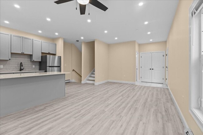 86-88 North Winooski Ave, Unit Student Rental - RENT BY THE ROOM in Burlington, VT - Foto de edificio - Building Photo