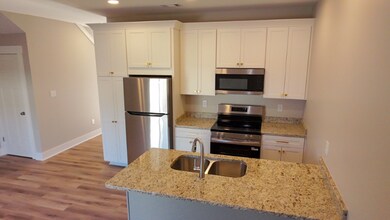 233 Pineneedle Rd in Milledgeville, GA - Building Photo - Building Photo