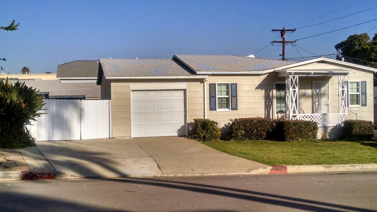 4677 Morrell St in San Diego, CA - Building Photo