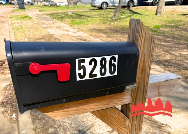 5286 Broken Oak Dr in Memphis, TN - Building Photo - Building Photo