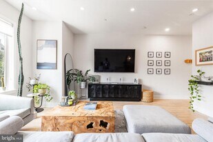 1733 Carpenter St in Philadelphia, PA - Building Photo