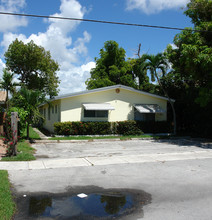 1713 N Dixie Hwy in Fort Lauderdale, FL - Building Photo - Building Photo