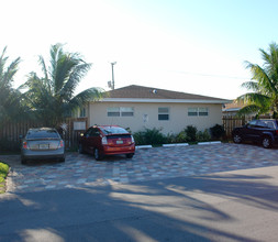 1348 Holly Heights Dr in Fort Lauderdale, FL - Building Photo - Building Photo