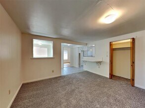 2102 Elmwood Blvd in Dallas, TX - Building Photo - Building Photo