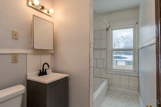 629 3rd St NE, Unit 631 in Waseca, MN - Building Photo - Building Photo