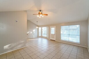 7622 Millbrae Ln in Houston, TX - Building Photo