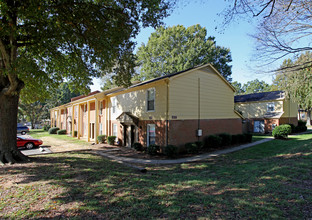 English Garden Townhomes in Charlotte, NC - Building Photo - Building Photo