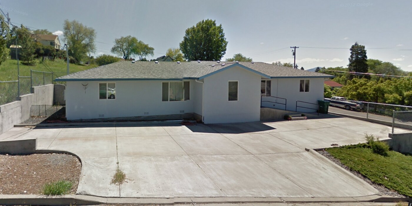 1605-1607 Sargent Ave in Klamath Falls, OR - Building Photo