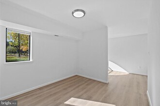 13 Silverwood Cir in Annapolis, MD - Building Photo - Building Photo