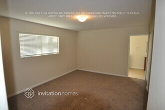 9811 N 40th Dr in Phoenix, AZ - Foto de edificio - Building Photo