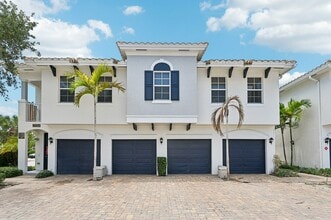 Bridgewater at Lake Osborne in Lake Worth, FL - Building Photo - Building Photo