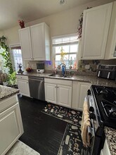 384 Sunrise Dr in Carnegie, PA - Building Photo - Building Photo