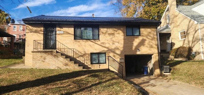 property at 1426 Hyde St