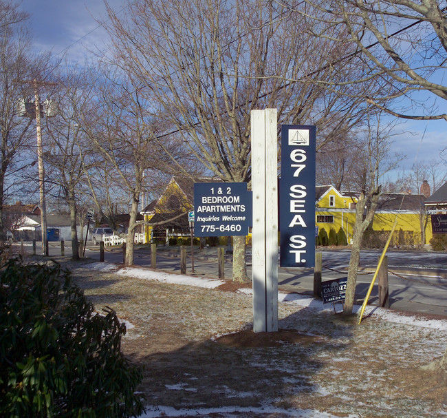 Sixty-Seven Sea Street Apartments in Hyannis, MA - Building Photo - Building Photo