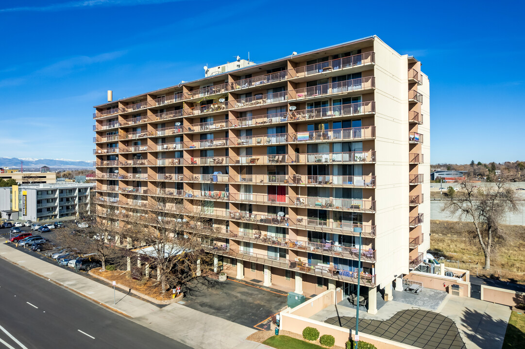 University Park Tower in Denver, CO - Building Photo