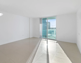1800 N Bayshore Dr, Unit 2006 in Miami, FL - Building Photo - Building Photo