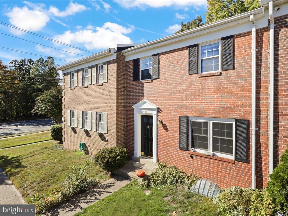 7476 Larne Ln in Lorton, VA - Building Photo