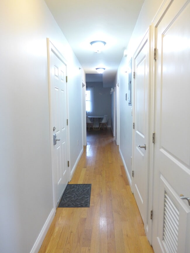 50 Dudley St, Unit 2 in Boston, MA - Foto de edificio - Building Photo