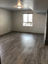 15184 Skyfall Dr in Bluffdale, UT - Foto de edificio - Building Photo