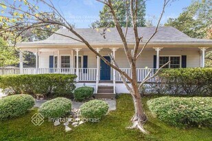 1952 Red Rose Ln in Loganville, GA - Building Photo