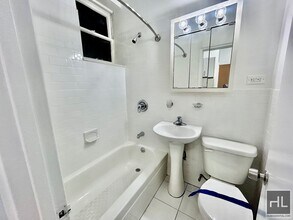 EAST 89 St, Unit A in New York, NY - Building Photo - Building Photo